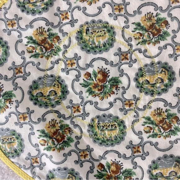 Vintage Handmade Round Green Yellow Floral Fabric Pot Holders  Trivets - Picture 3 of 10